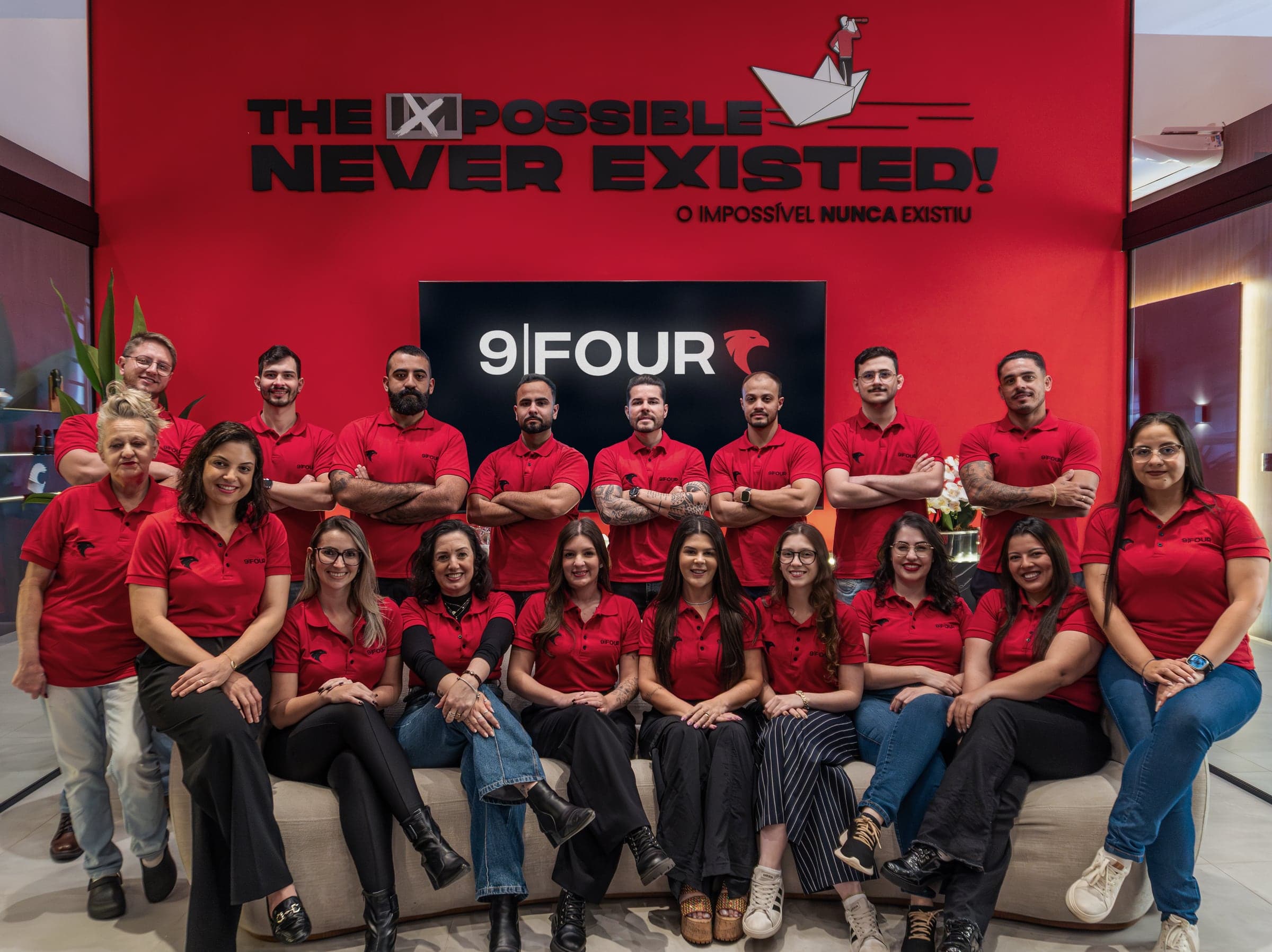 Equipe 9FOUR Group reunida